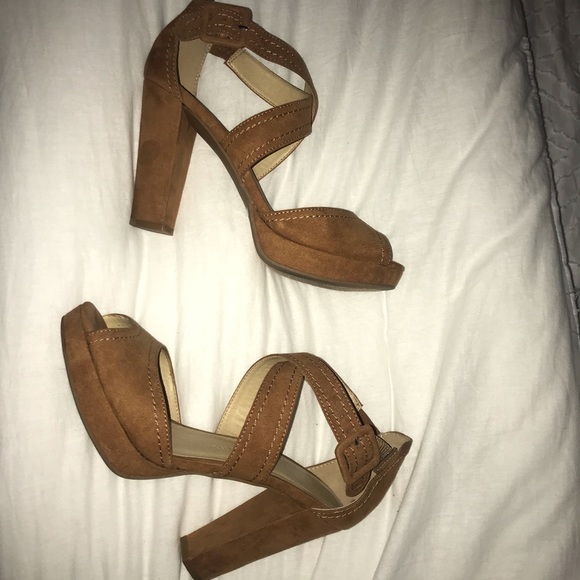 Chinese Laundry Platforms - Picture 3 of 4